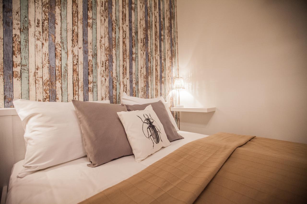 Bed&books Art 3*