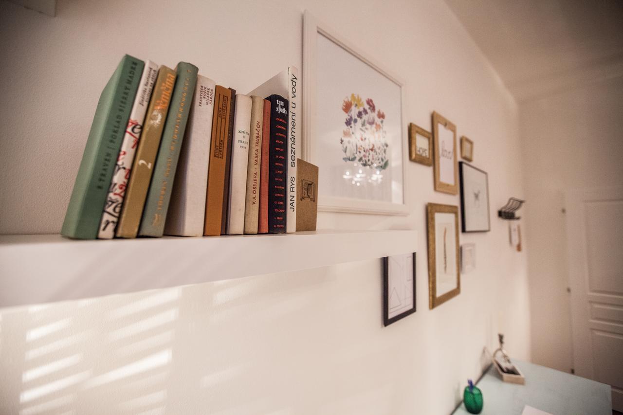Hotel Bed&books Art
